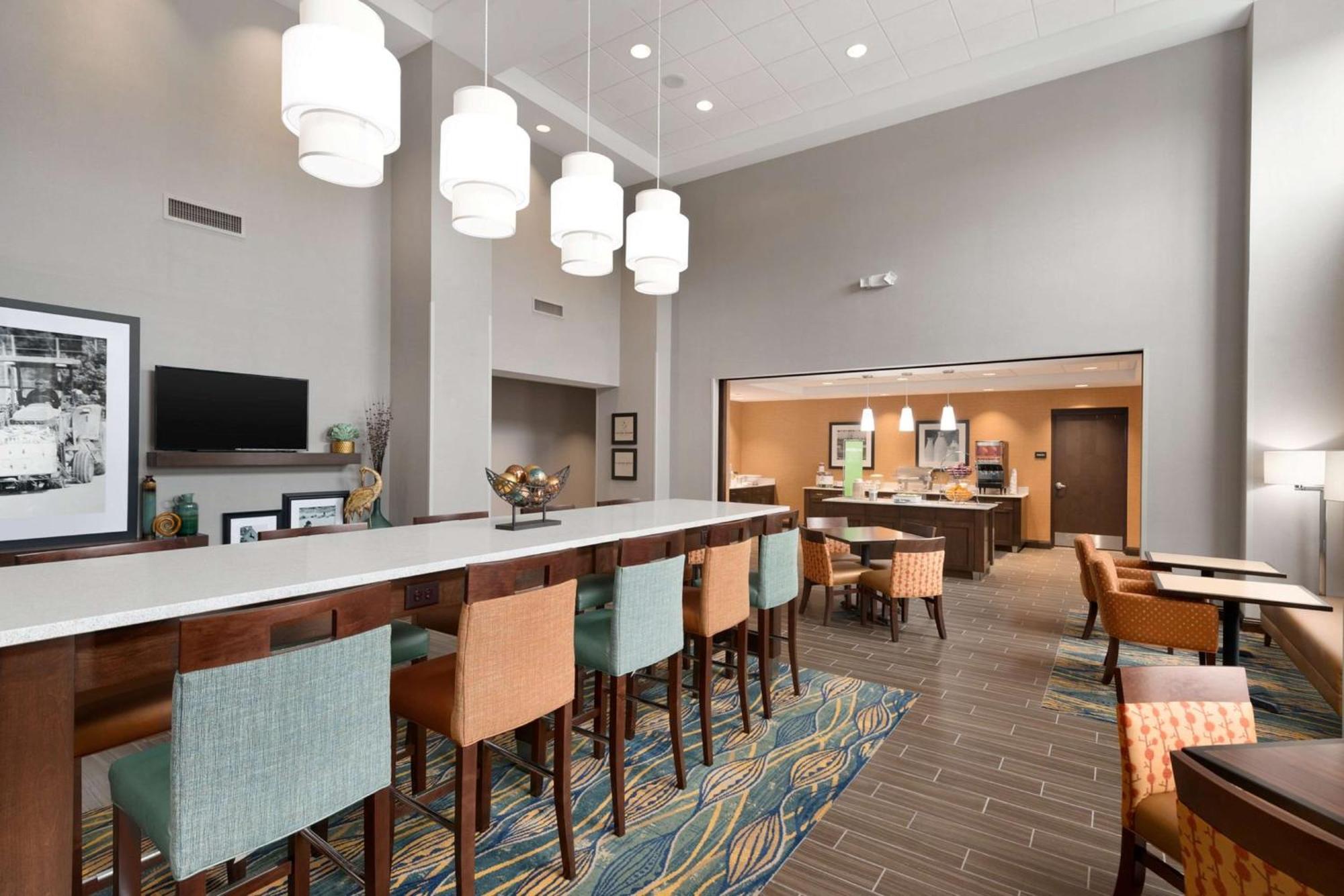 Hampton Inn & Suites - דה לנד מראה חיצוני תמונה